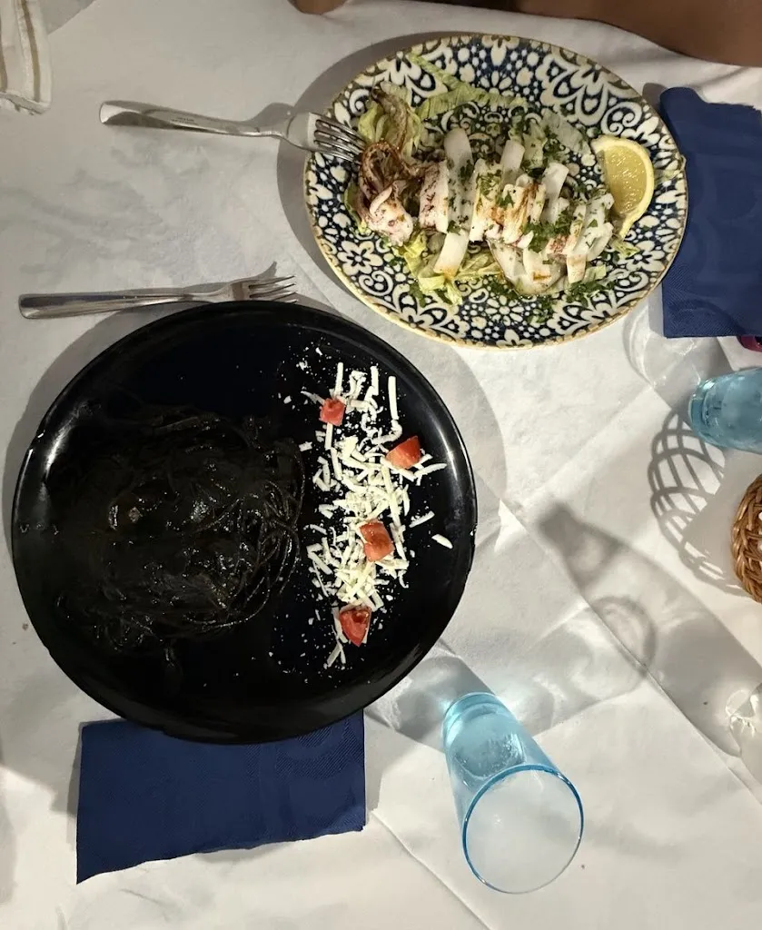 Stefano Giuffrida_L'Angolo del mare_Lampedusa_review