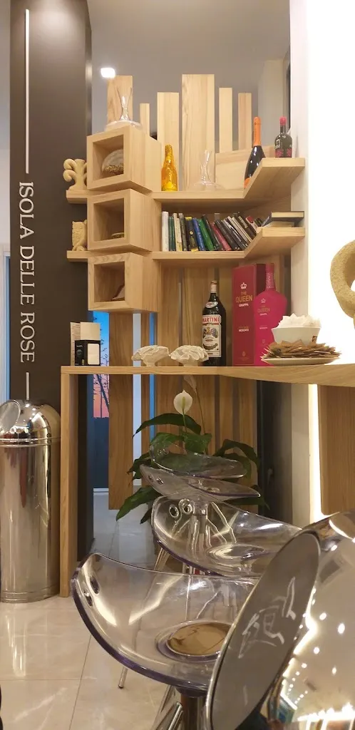 Novie Trias_Isola delle Rose - Bar, Gelateria_Lampedusa_review