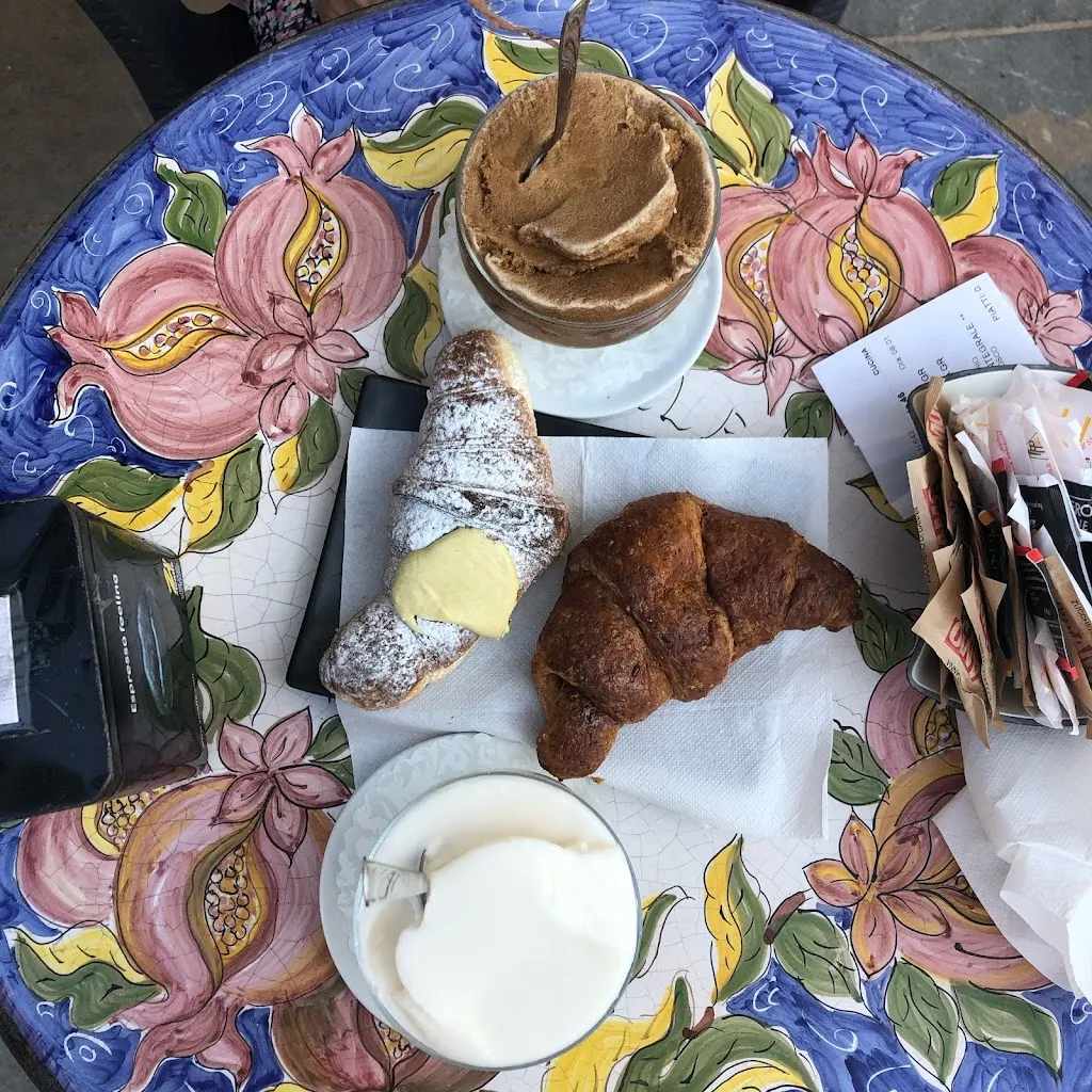 Elena Marina_Isola delle Rose - Bar, Gelateria_Lampedusa_review