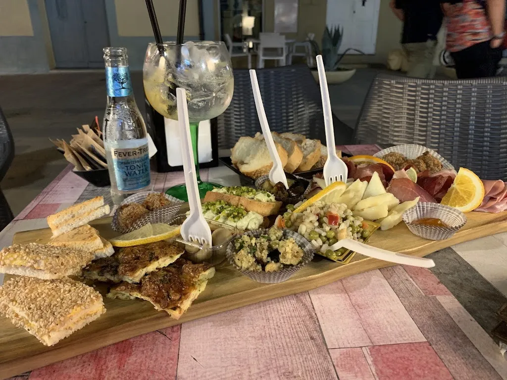 Isola delle Rose - Bar, Gelateria_Lampedusa_slider_image_3