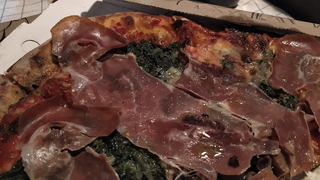 Pizzeria Il Canale_Maletto_slider_image_3