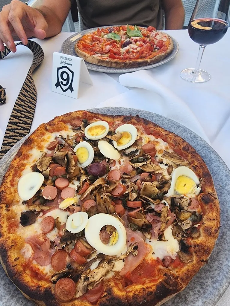 kristina violaris_Pizzeria La Fornarina_Licata_review