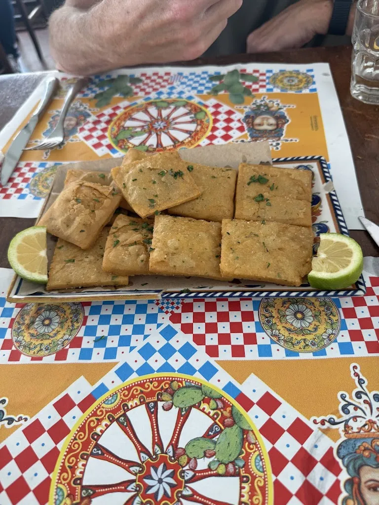 Shara Baumgartel_Curo' Trattoria Palermitana_Licata_review