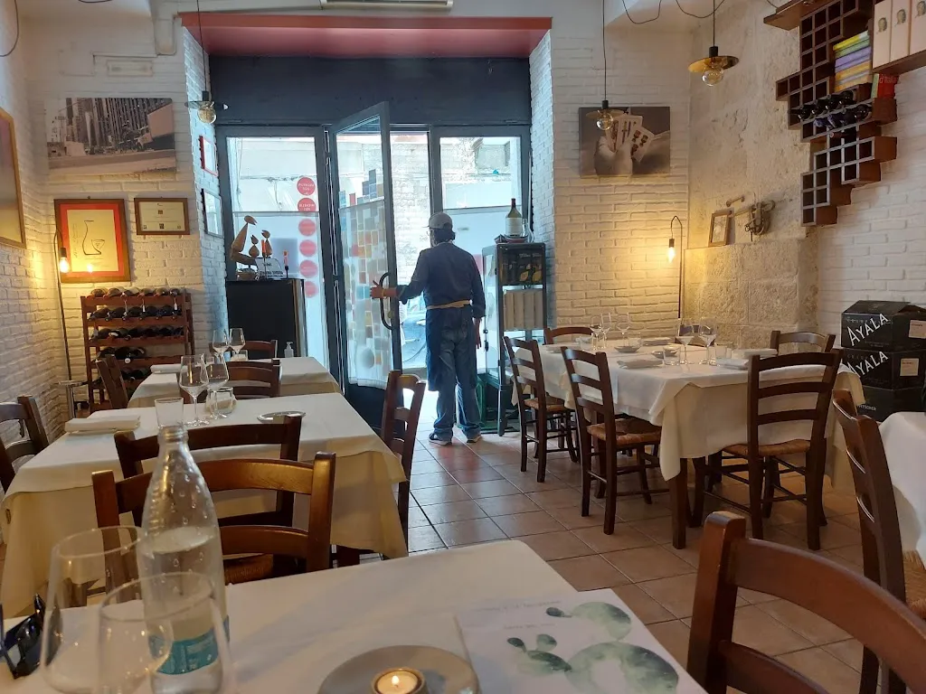 L`Oste E Il Sacrestano restaurant in Licata