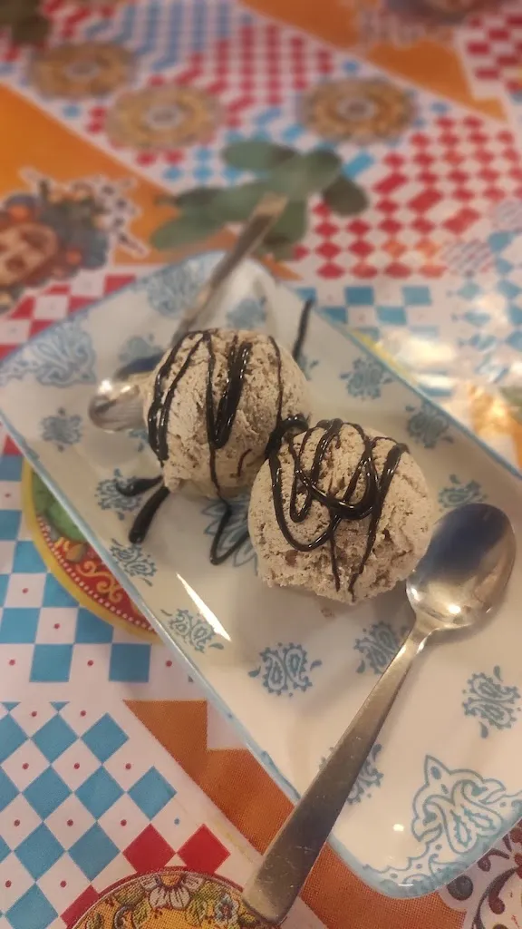 Marcin Lubart-Krzysica_Le Arcate_Licata_review