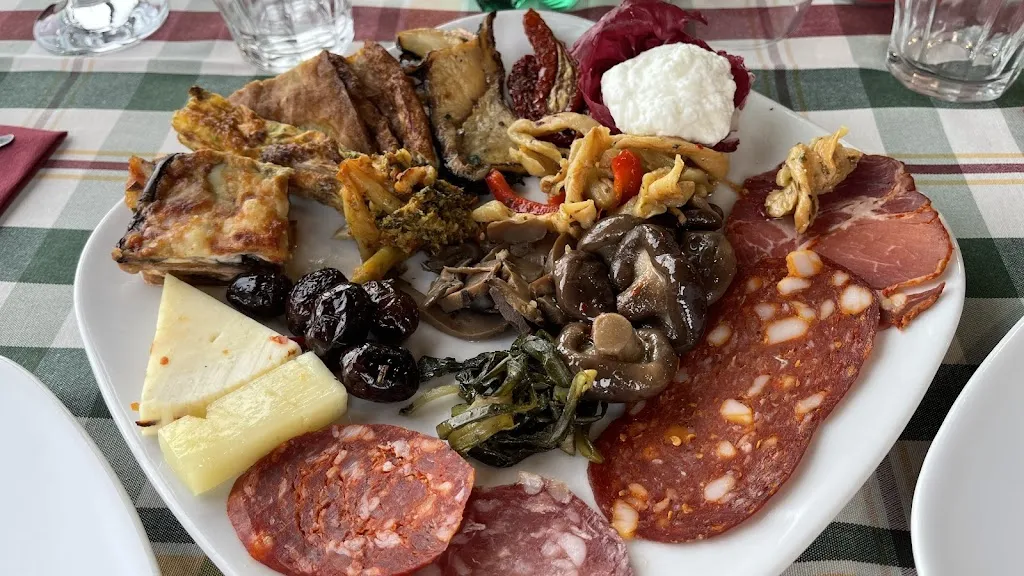 Ristorante Pizzeria Sole-Neve Di Confalone E C. Sas_Linguaglossa_slider_image_3