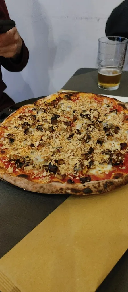 Charley Porter_Mungibeddu Pizzeria_Linguaglossa_review