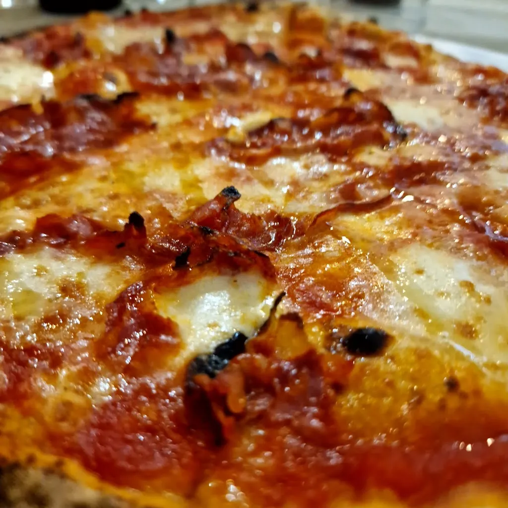 Mungibeddu Pizzeria_Linguaglossa_slider_image_3