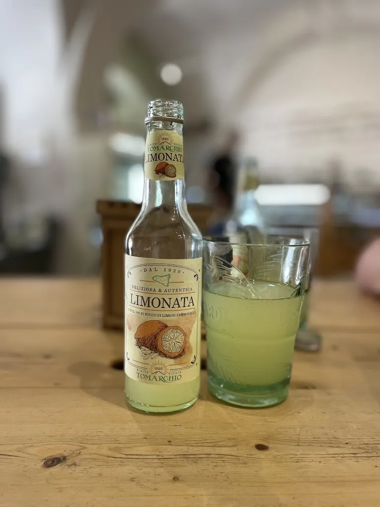 Anna M_Nica Nuci_Linguaglossa_review