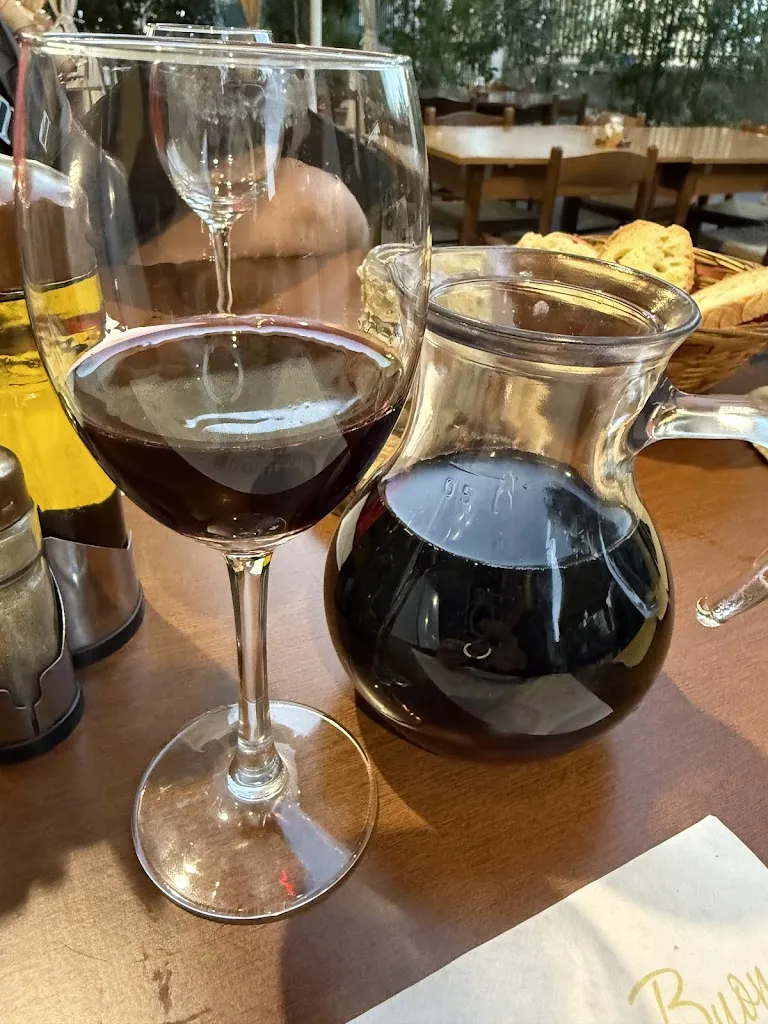 Vladi Jani_Pizzeria Damino Antonio_Linguaglossa_review