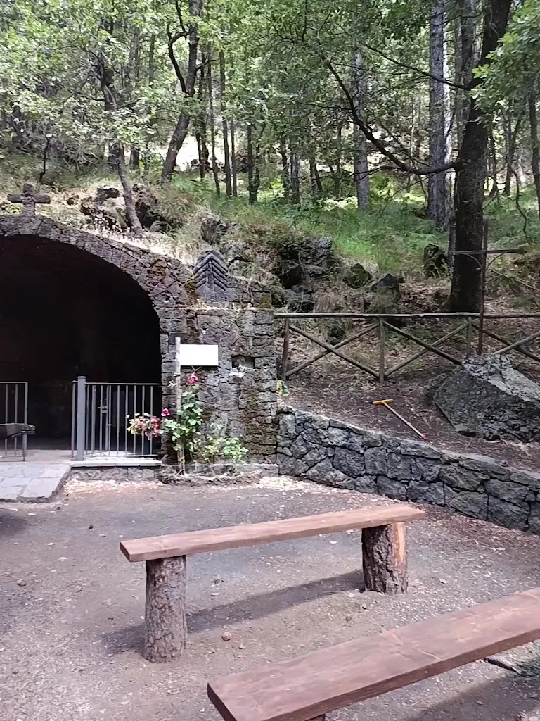 Rifugio Ragabo_Linguaglossa_slider_image_1