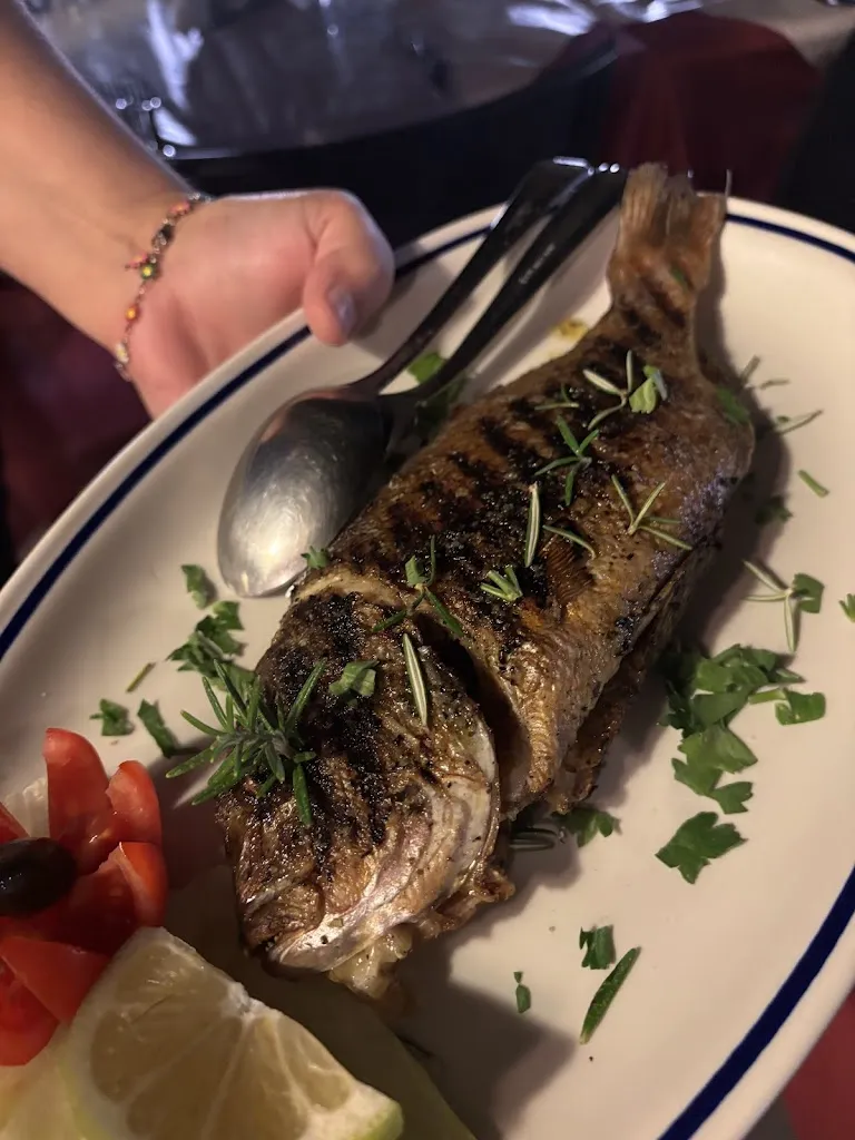 tom travis_A' Lumeredda_Malfa_review