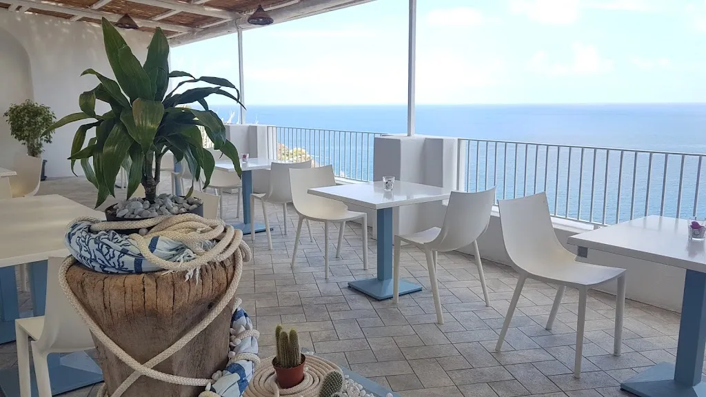 In Sé Natura Lounge Bar_Malfa_slider_image_1