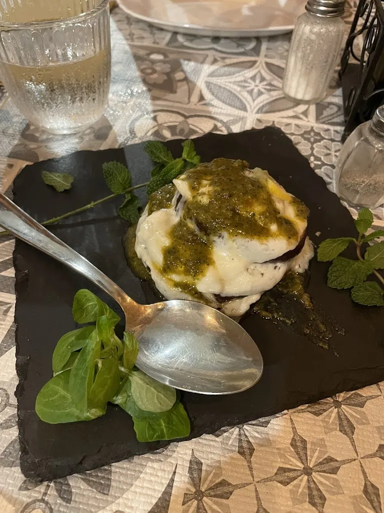 Darcy Haggith_I Castellani_Maniace_review