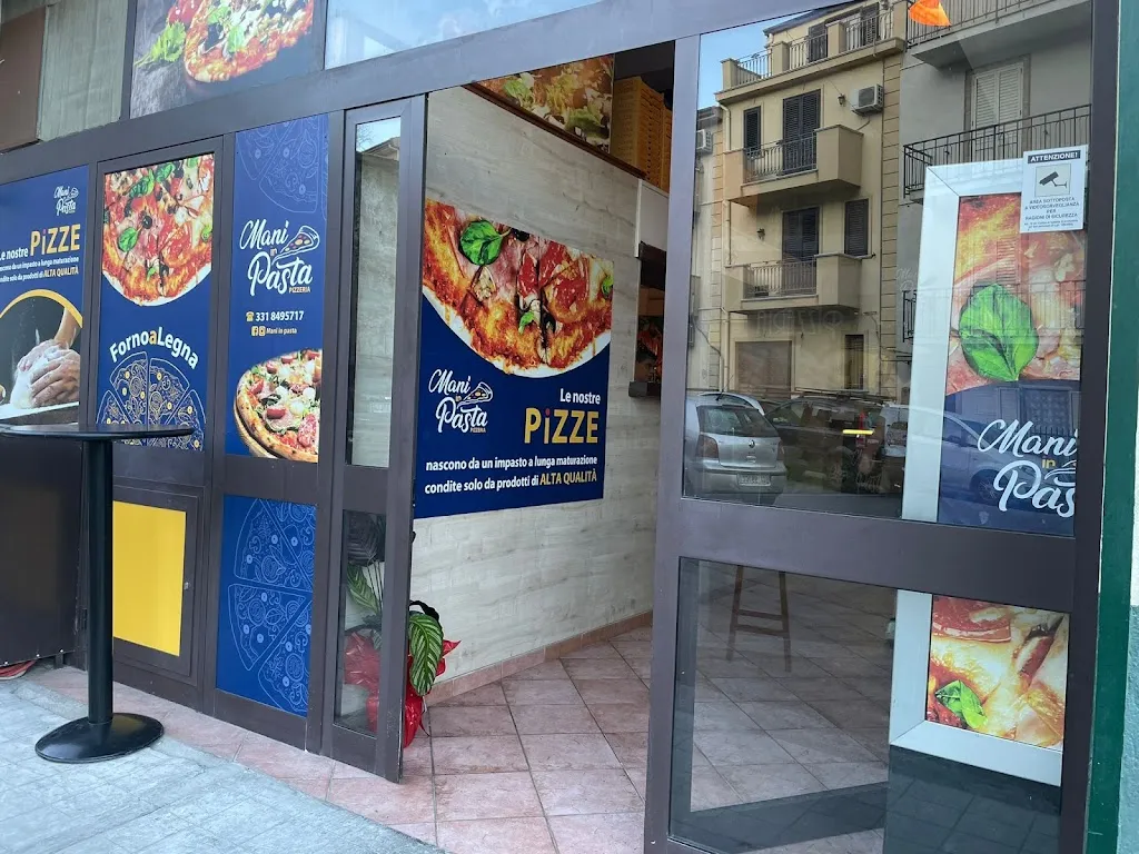 Mani in pasta_Marineo_slider_image_1