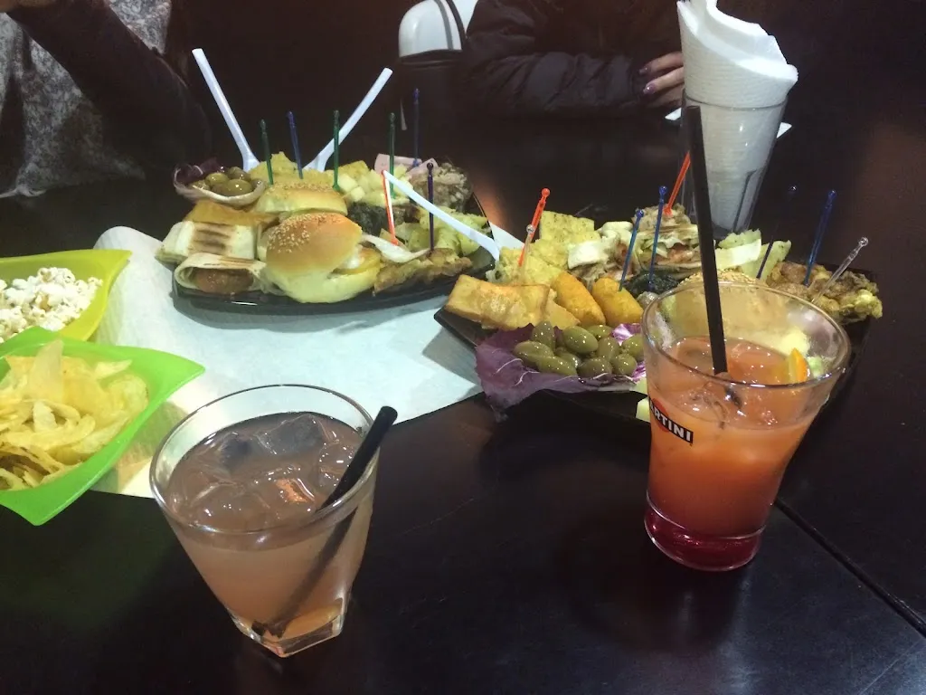 Vito Valenti_Barbagianni Pub_Marineo_review