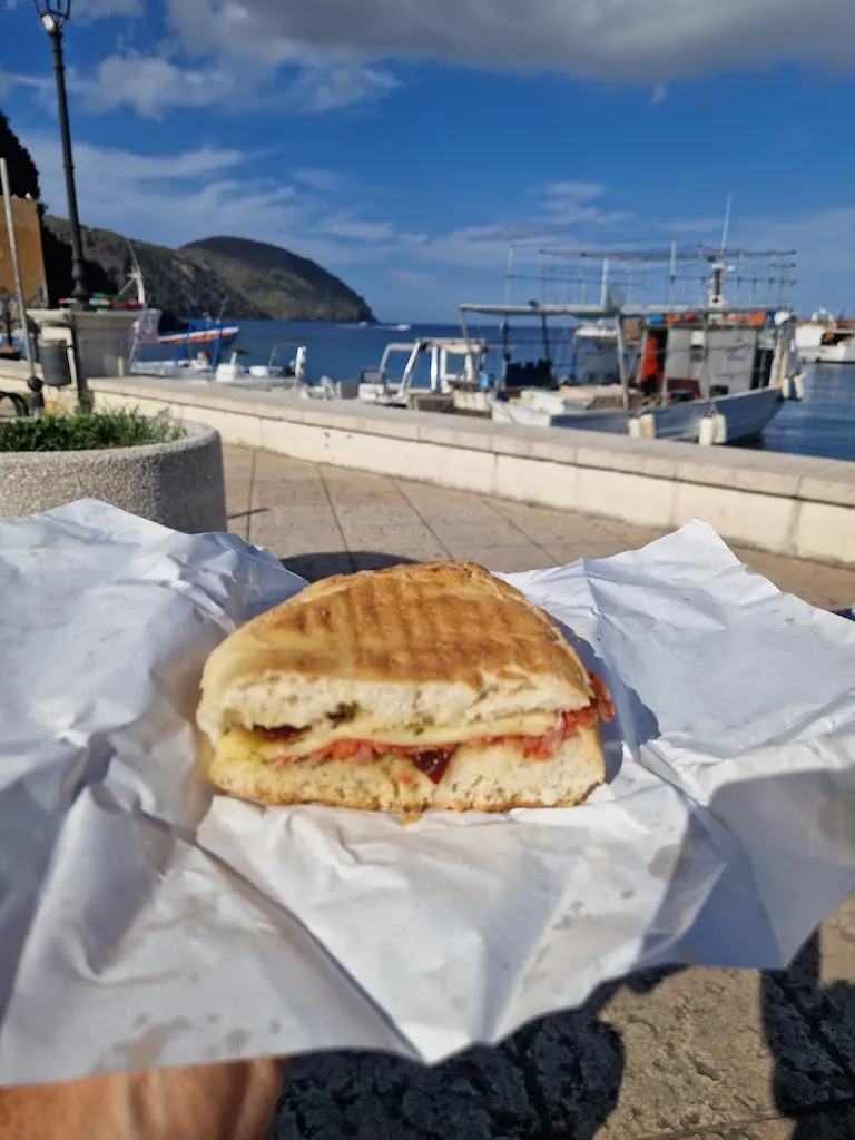 Marco Bartolini_Enopaninoteca Gilberto e Vera_Lipari_review