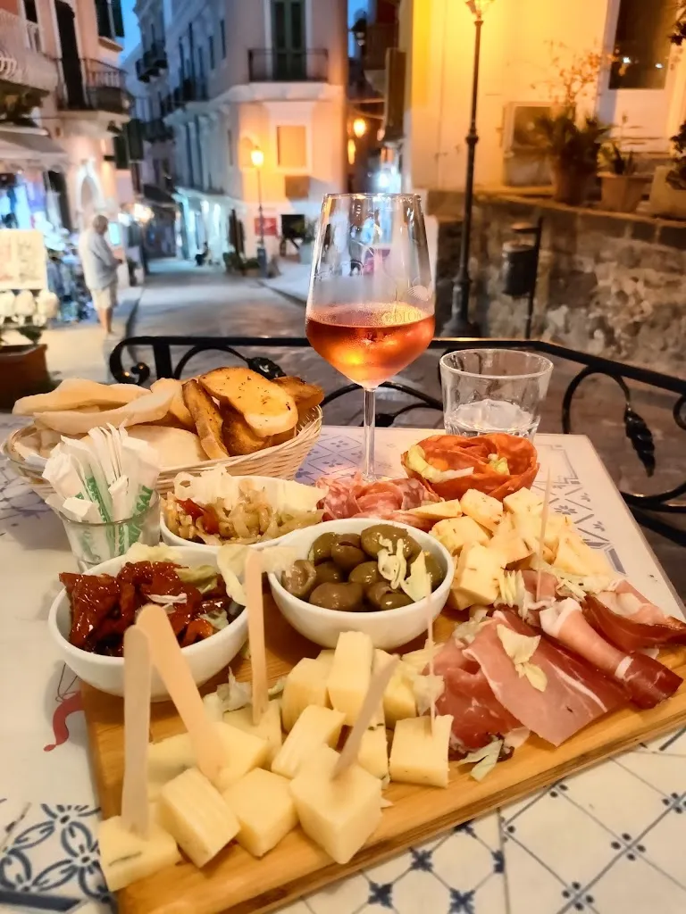 Enopaninoteca Gilberto e Vera_Lipari_slider_image_2