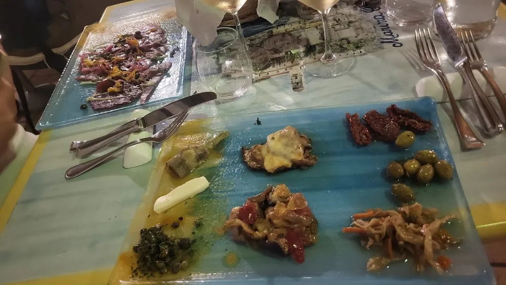 Daniel_E Pulera_Lipari_review