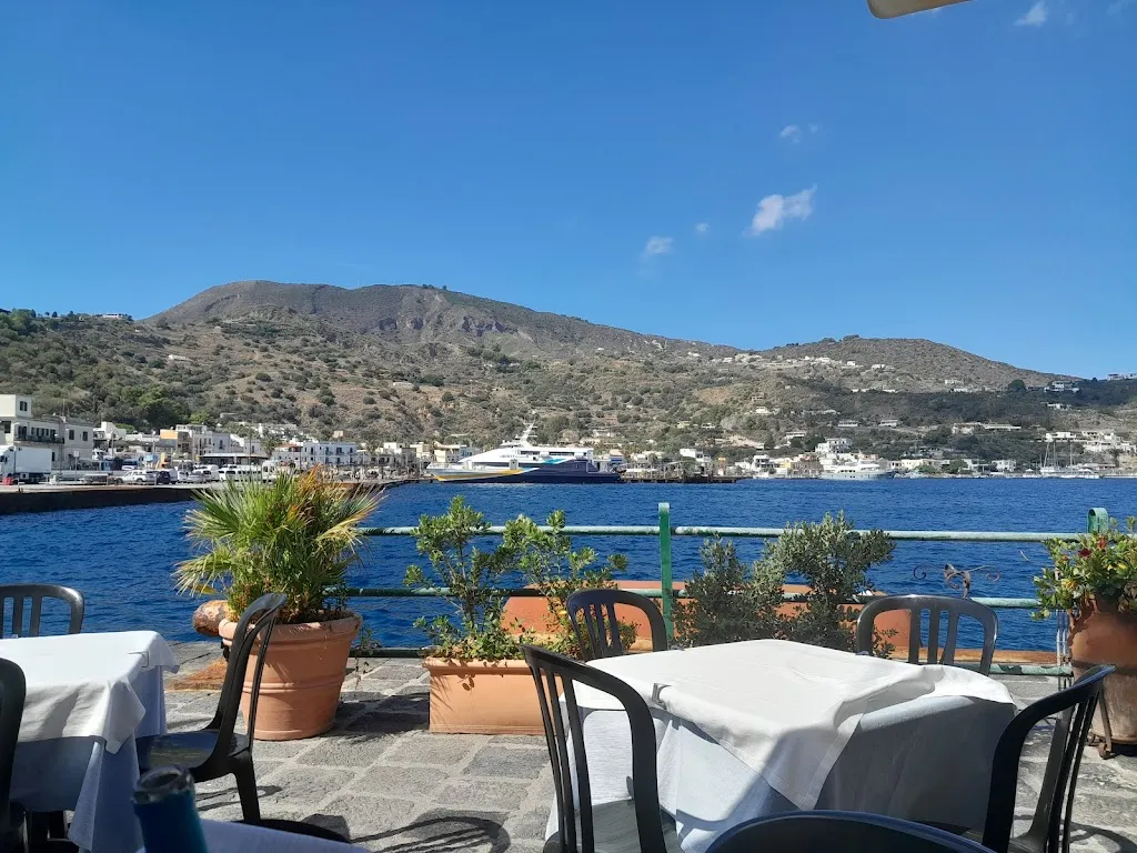 Anthony Formosa Randon_Ristorante La Conchiglia_Lipari_review