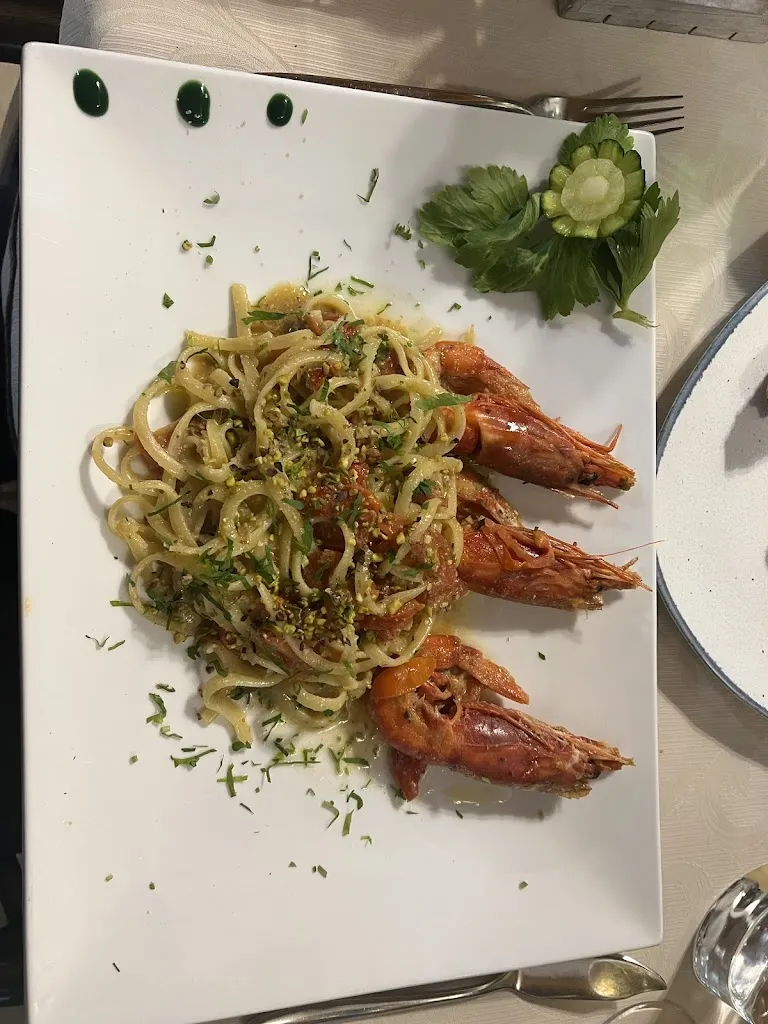 Ruaridh Donaldson_L'Anfora S.A.S. di Maurizio Cipicchia & C. Lipari_Lipari_review