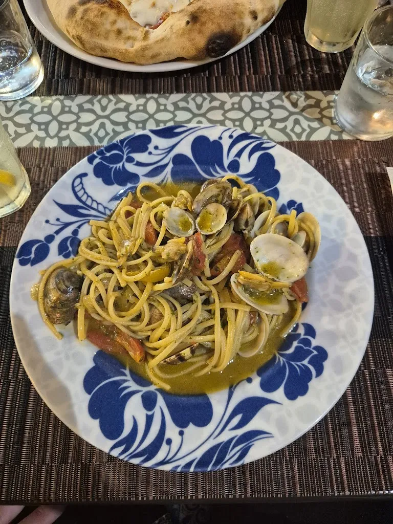 Jez Bond_DA PEPPE Al Solito Posto_Lipari_recensione