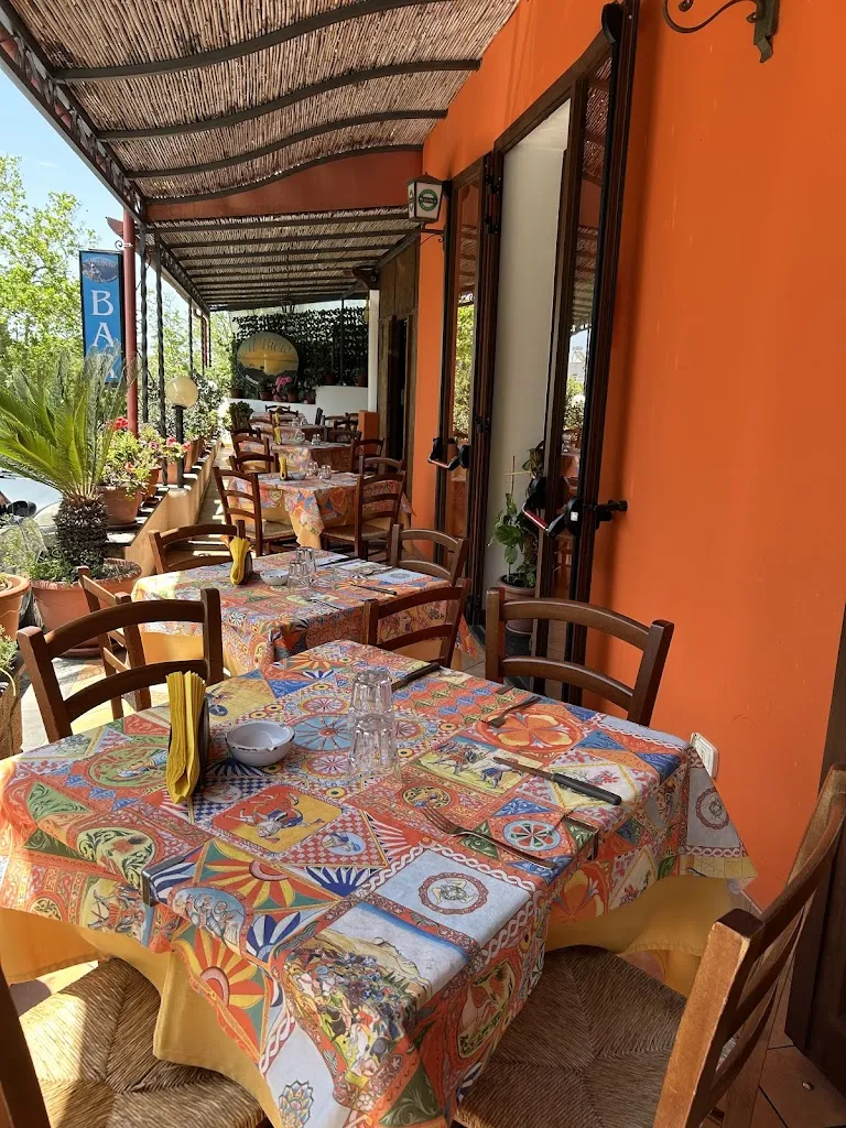 Al Bivio Bar Pizzeria Prodotti Tipici restaurant in Lipari