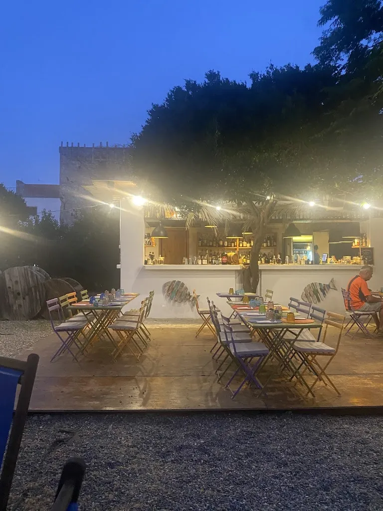 Claire Bryden_Il Giardino di Lipari_Lipari_review
