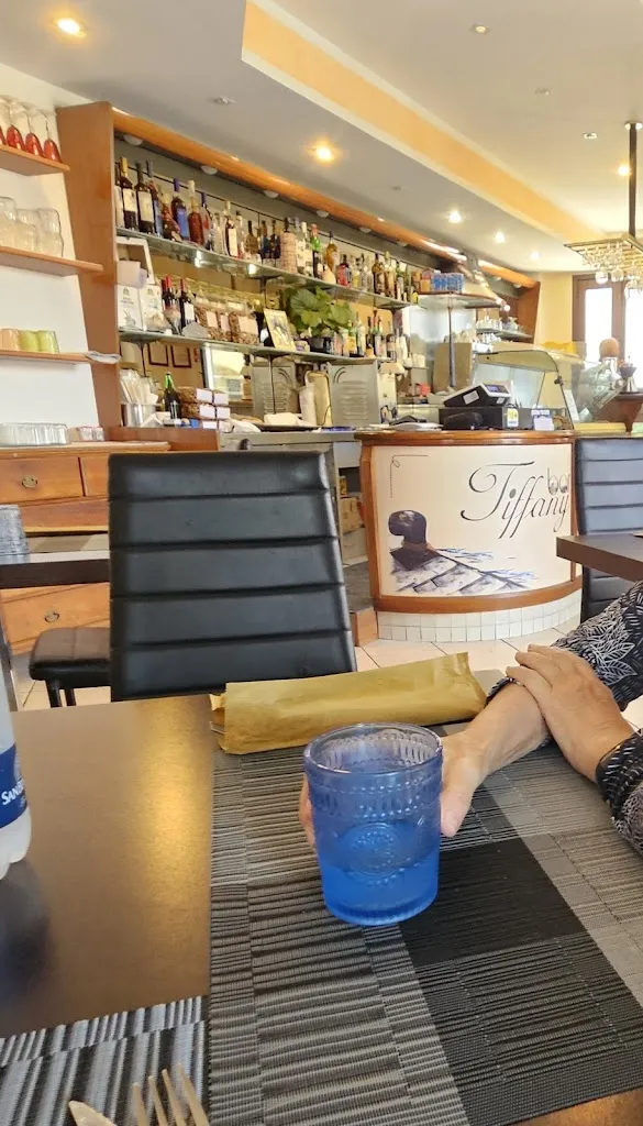 D R Lewis_Tiffany Bar Ristorante_Lipari_review