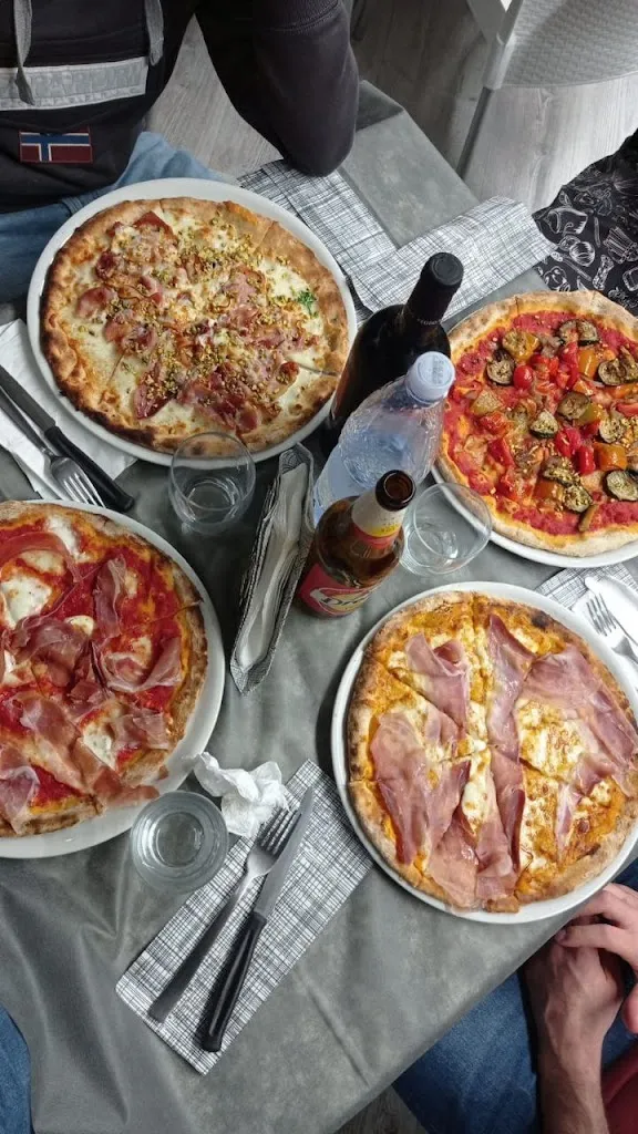 Pizzeria Trattoria Al Ritrovo restaurant in Melilli