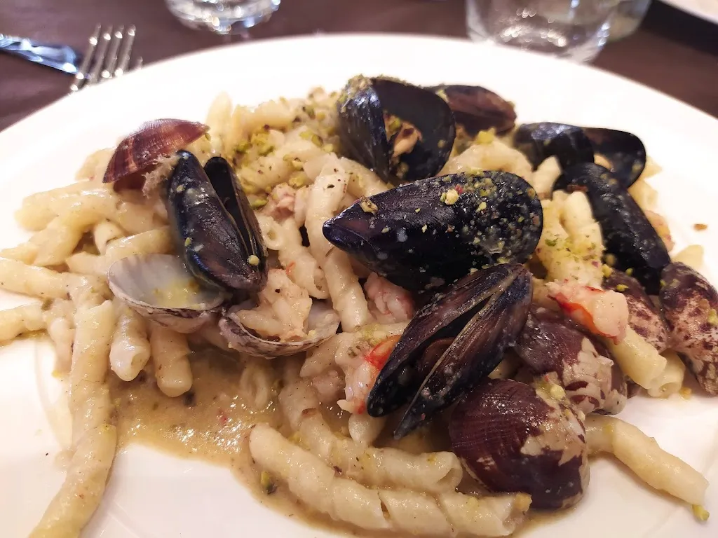 Tiziana Gianformaggio Chambers_Sazzari · Traditional Food & Drink_Mazara II_review