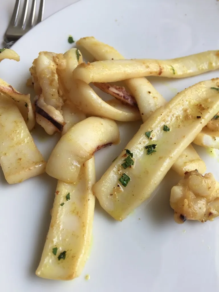 Alex Rodriguez_CONTROCORRENTE -Taverna di Mare- di Marmoreo Bartolomeo Antico borgo marinaro_Mazara II_review