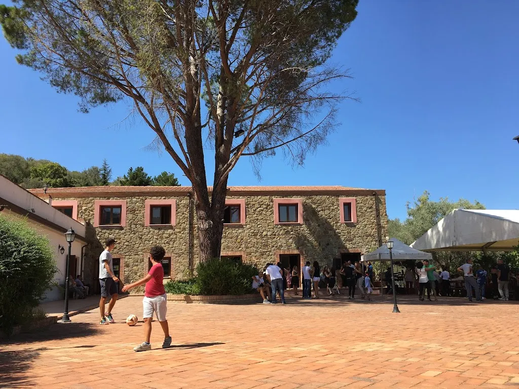 Sandro Parafioriti_Relais Villa Rantù_Militello Rosmarino_review