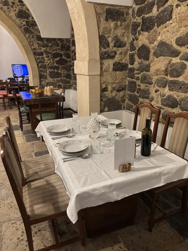 Al Cortile - Fuori dal tempo restaurant in Militello in Val di Catania