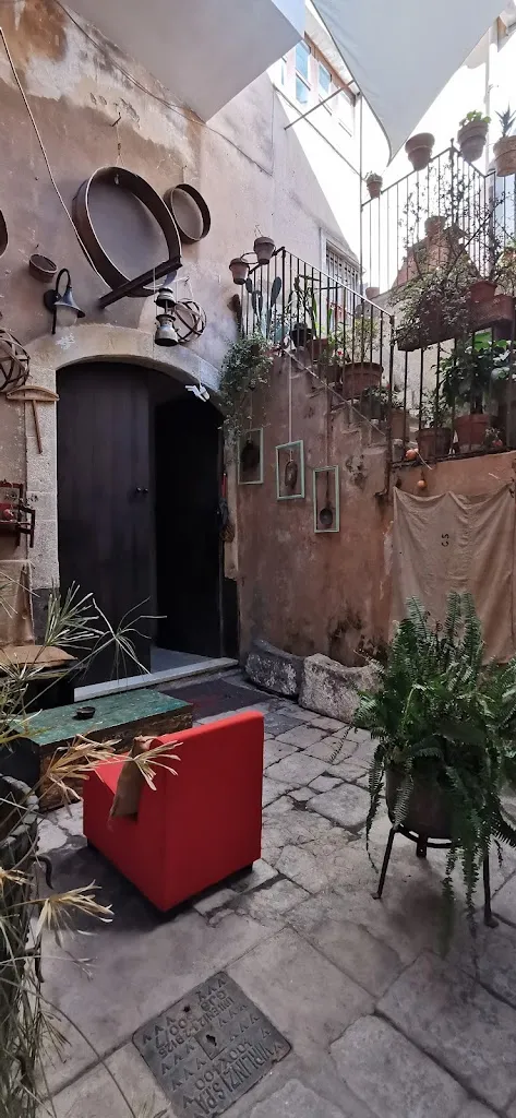 Al Cortile - Fuori dal tempo_Militello in Val di Catania_slider_image_3