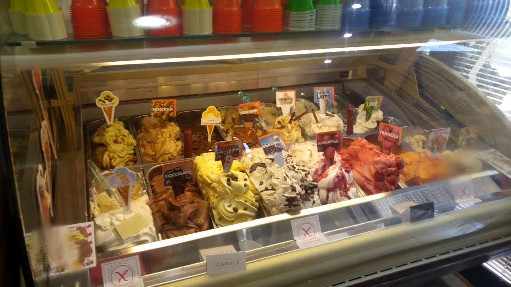 Al Canale restaurant in Mirabella Imbaccari