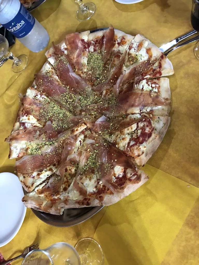 Anita Zoe D'Agostini_Snack bar 2000_Mongiuffi Melia_review