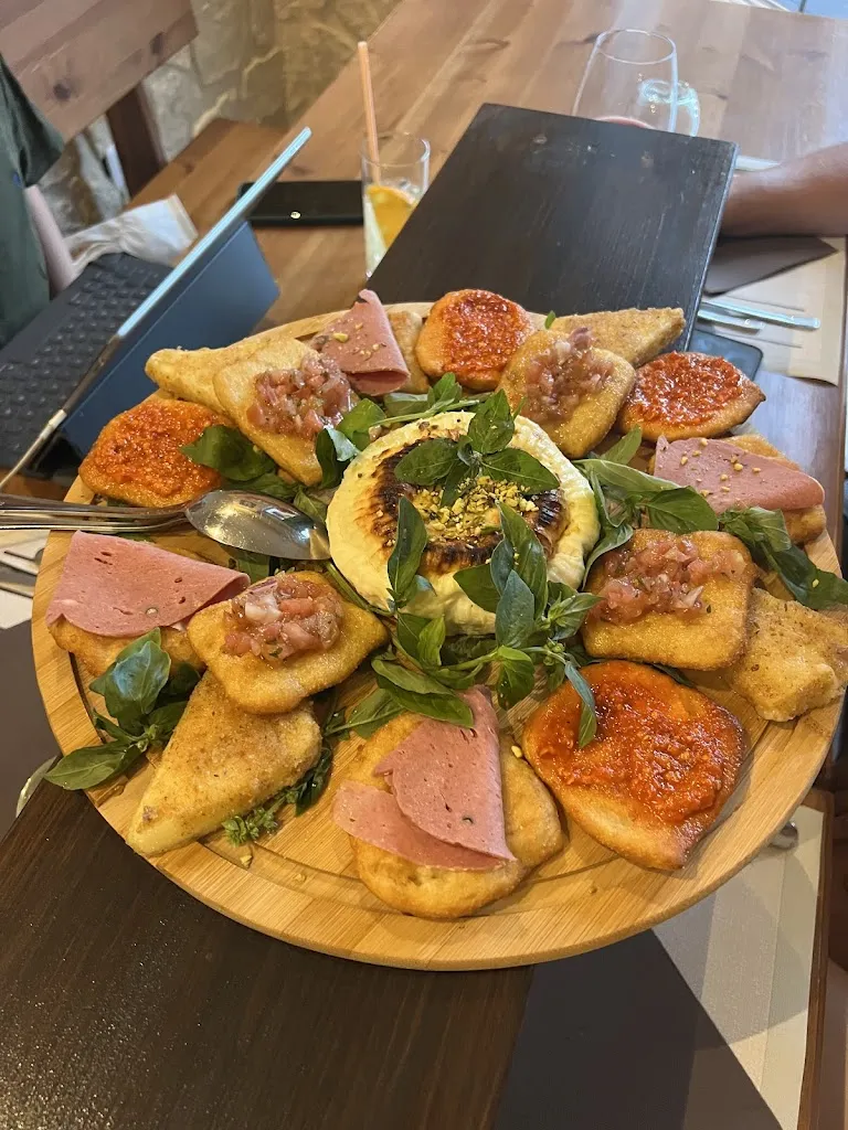 Christian Holth_Ammiocugino-Osteria,taglieri e vendita prodotti tipici_Mongiuffi Melia_review