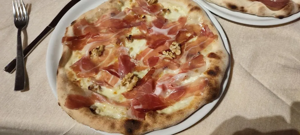 Claudio Spina_Pizzeria Villa Sulla_Montalbano Elicona_review