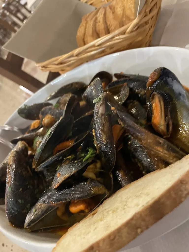 J. S._Kalea_Menfi_review