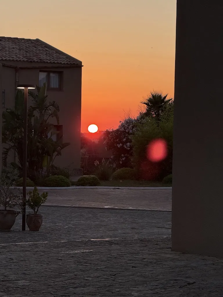 Joshua James_Masseria del Carboj_Menfi_recensione