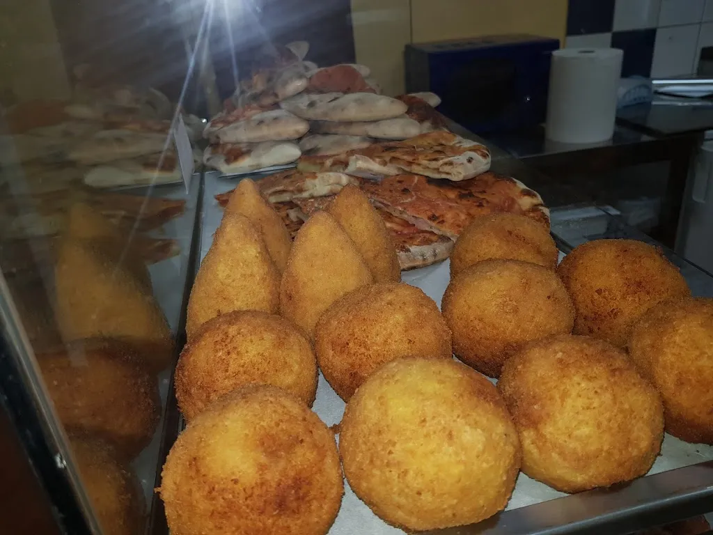 Pizzeria Taxi_Menfi_slider_image_2