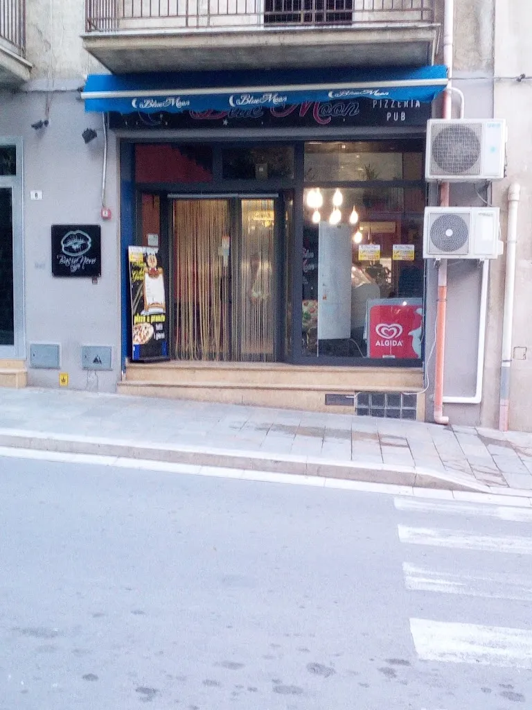 Blue Moon_Montemaggiore Belsito_slider_image_1