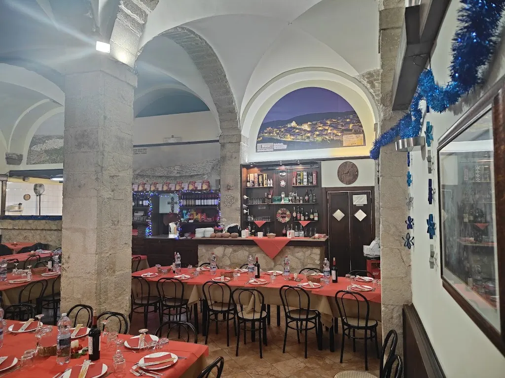 Clover club restaurant in Monterosso Almo