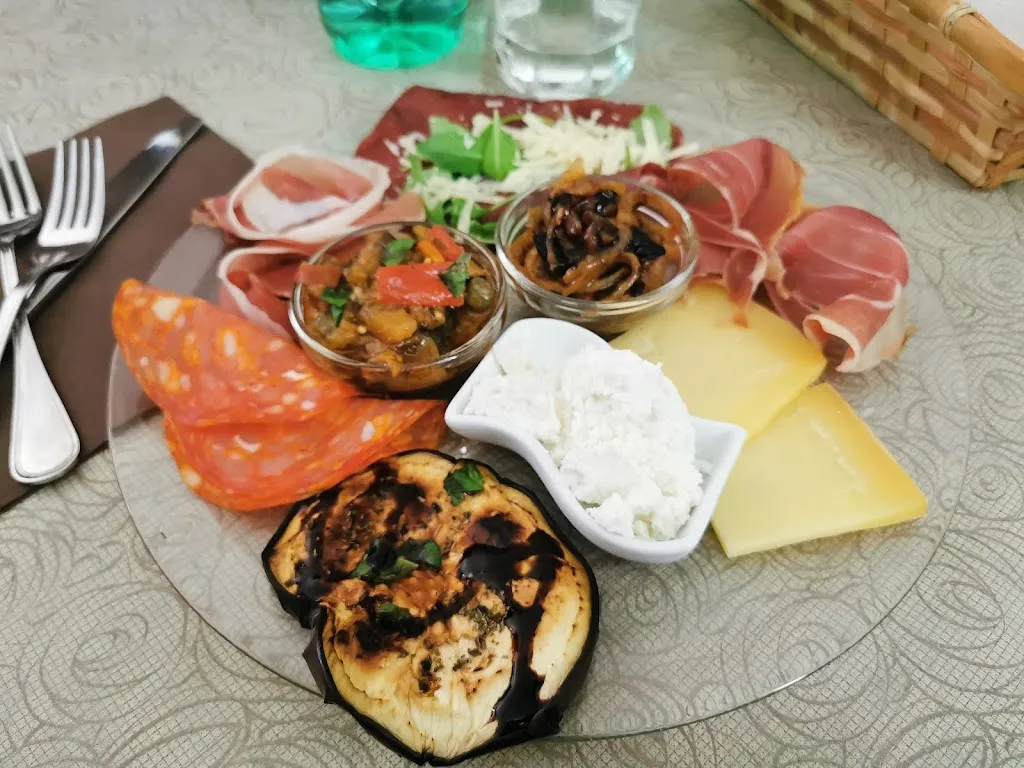 Trattoria-Pizzeria ''AL BORGO''_Monterosso Almo_slider_image_2