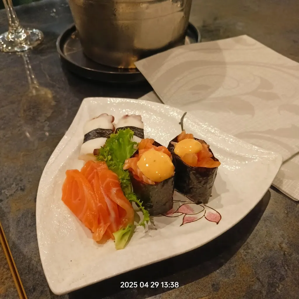 Ristorante He Wei_Misilmeri_slider_image_3