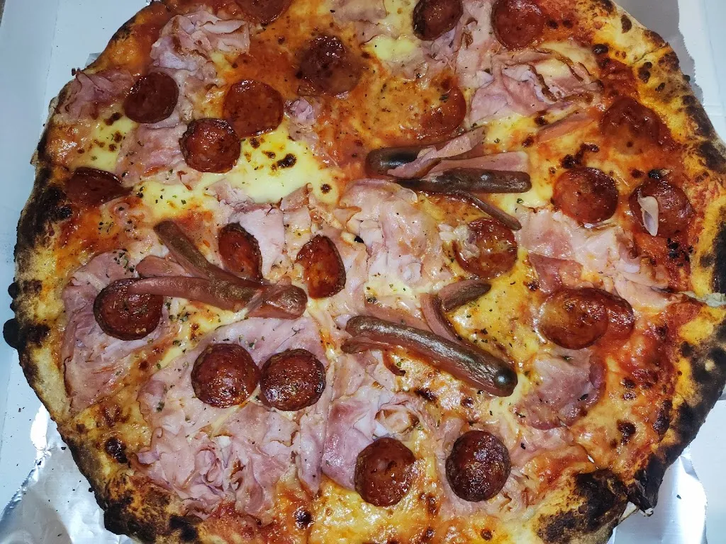 Luke Men_Pizzeria Misilmeri - Niagara Falls da Totuccio - Pizzeria con forno a legna - Pizzeria da Asporto_Misilmeri_review