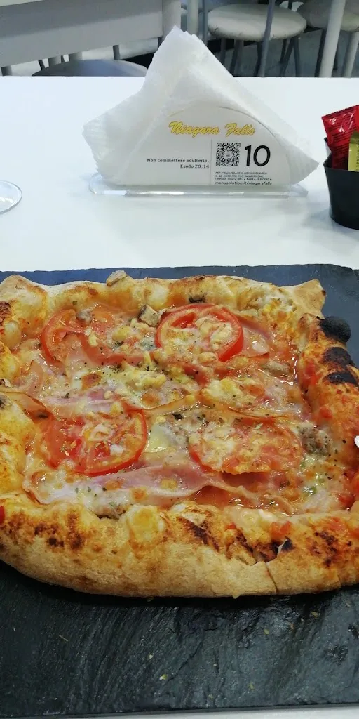 Jose Marcos_Pizzeria Misilmeri - Niagara Falls da Totuccio - Pizzeria con forno a legna - Pizzeria da Asporto_Misilmeri_review