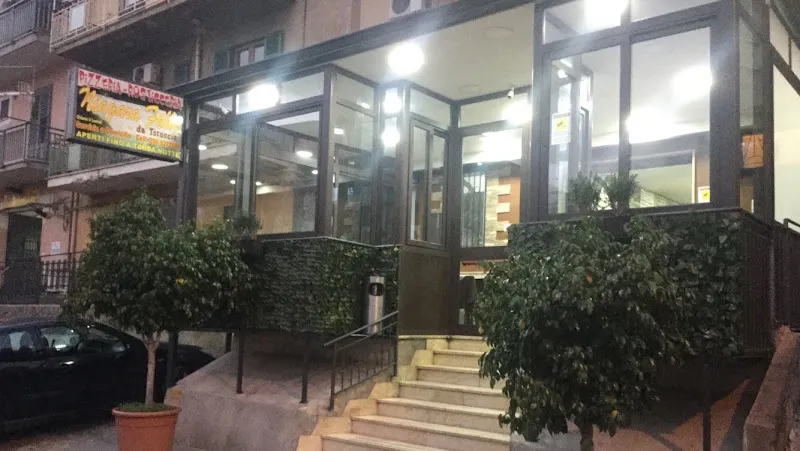 Pizzeria Misilmeri - Niagara Falls da Totuccio - Pizzeria con forno a legna - Pizzeria da Asporto restaurant in Misilmeri