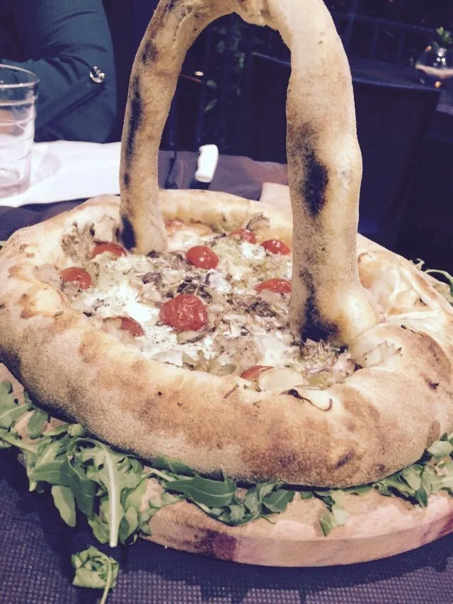 Pizzeria Misilmeri - Niagara Falls da Totuccio - Pizzeria con forno a legna - Pizzeria da Asporto_Misilmeri_slider_image_2